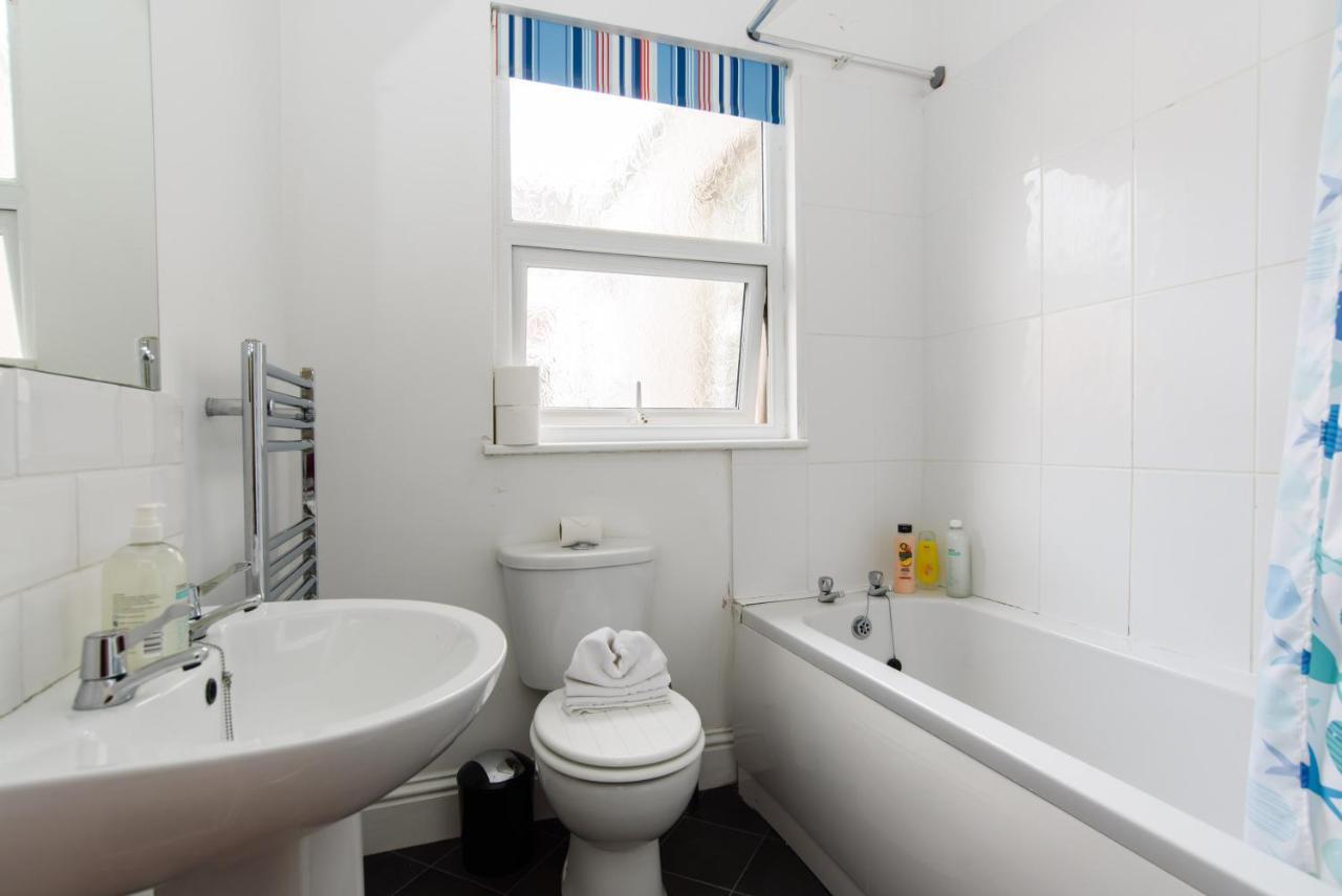 Handpost View Apartment Newport  Luaran gambar