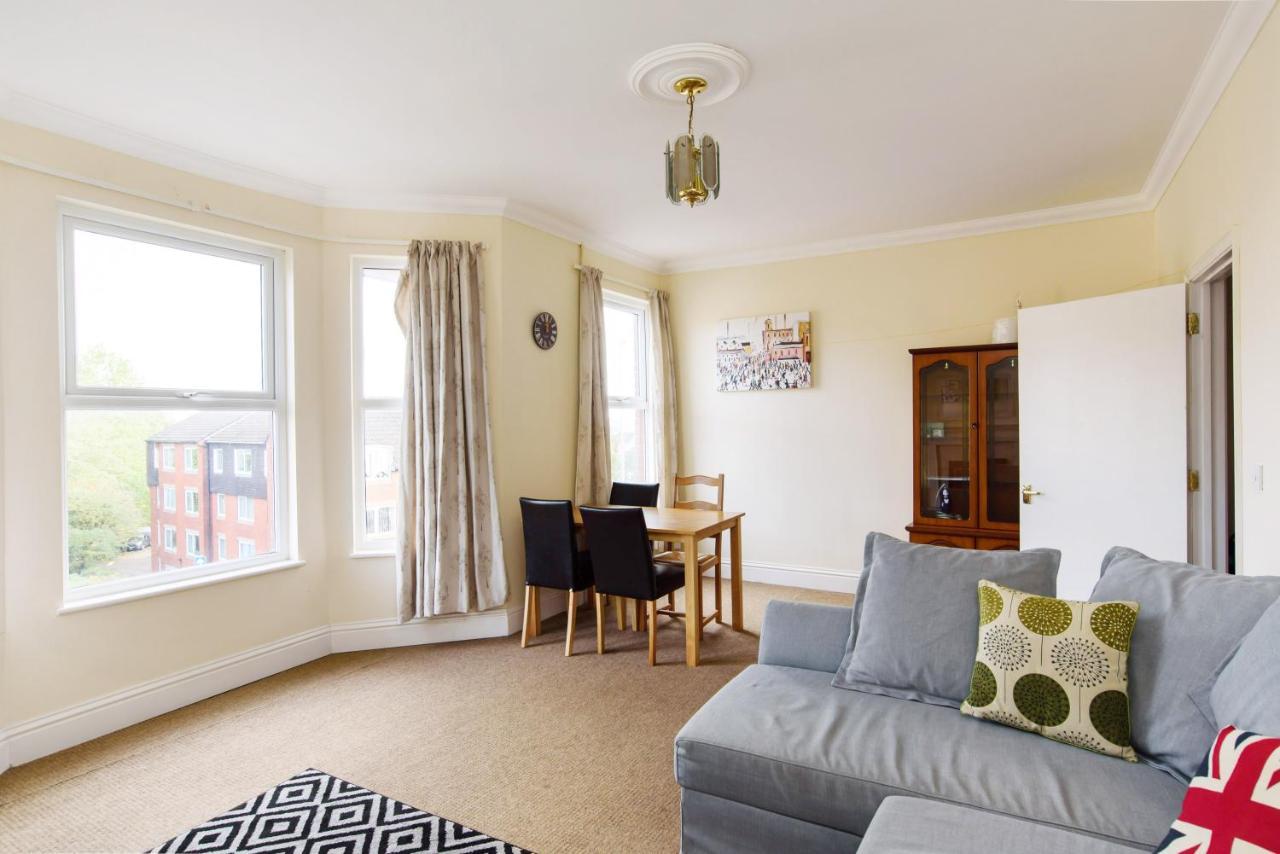 Handpost View Apartment Newport  Luaran gambar